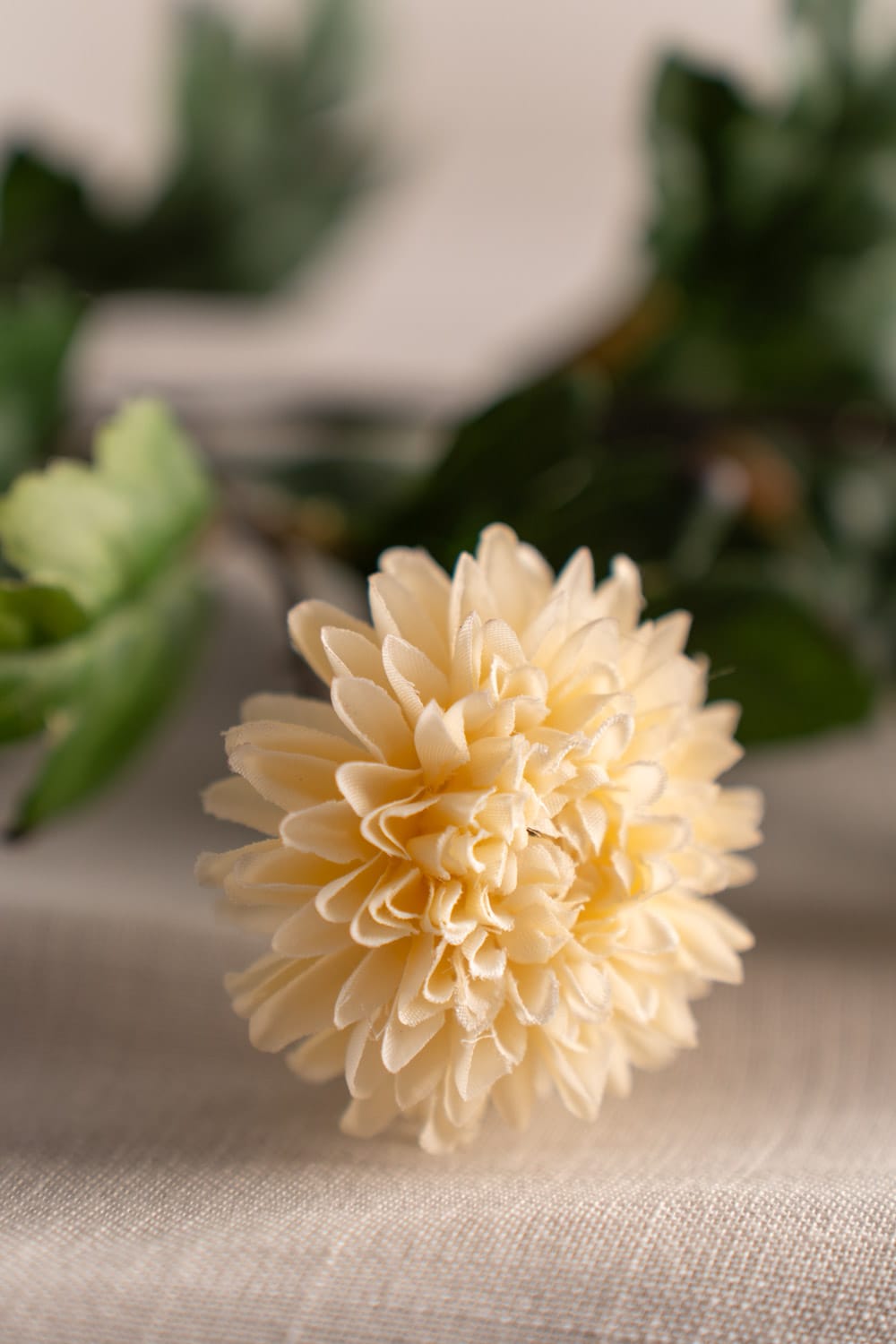 Konstgjord cremefärgad Chrysanthemum 53cm
