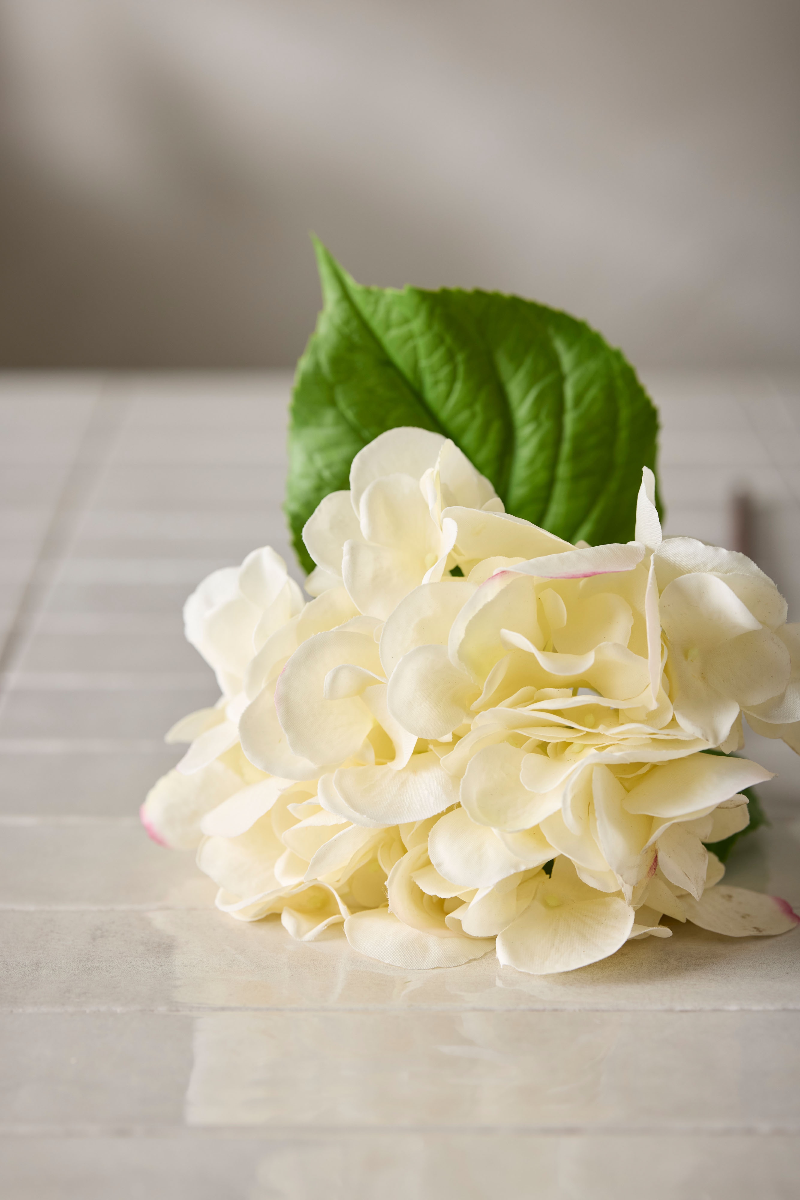 Konstgjord vit Hortensia 55cm