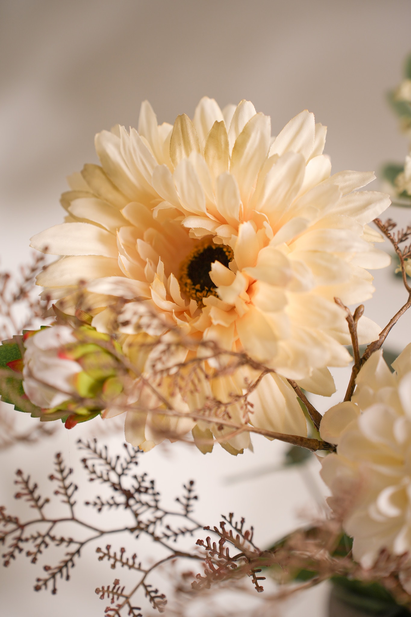 Konstgjord cremefärgad Gerbera 55cm