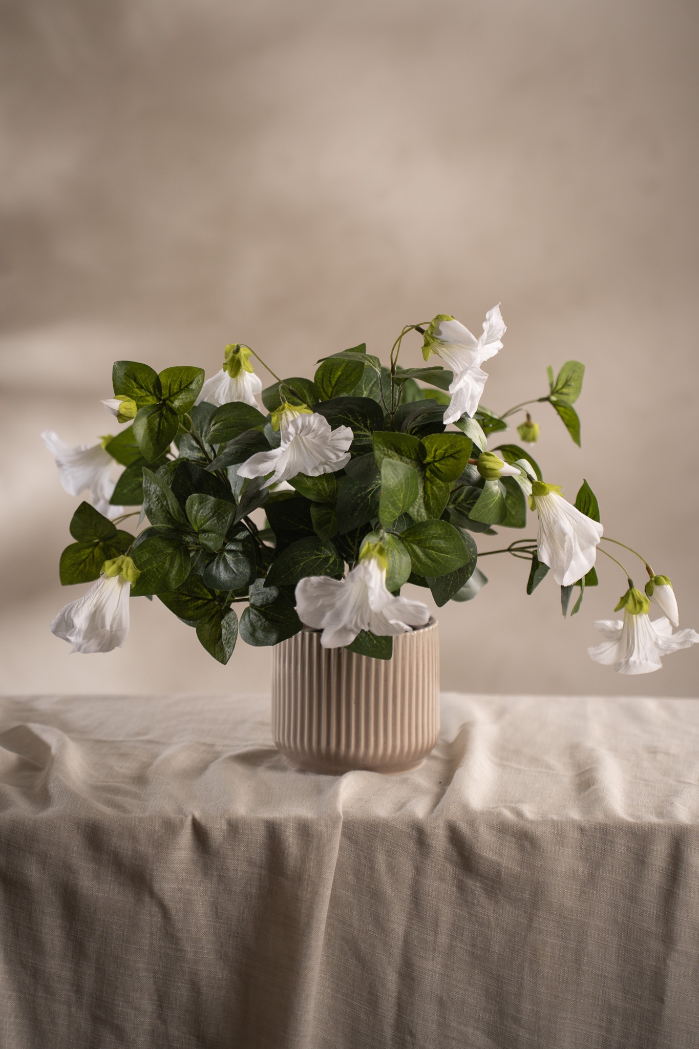 Konstgjord vit Petunia 30cm