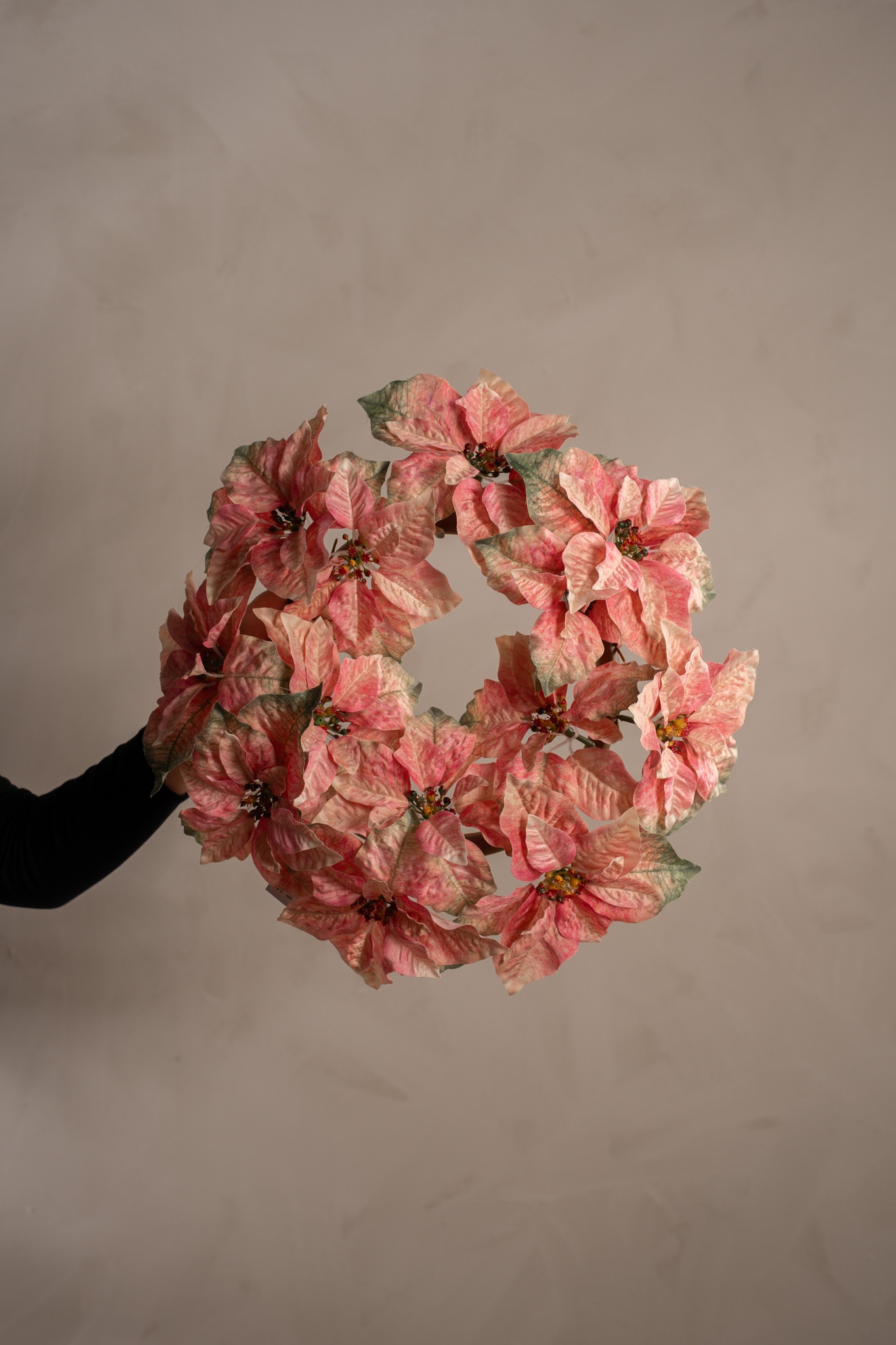Konstgjord rosa Julstjärnekrans Ø50cm