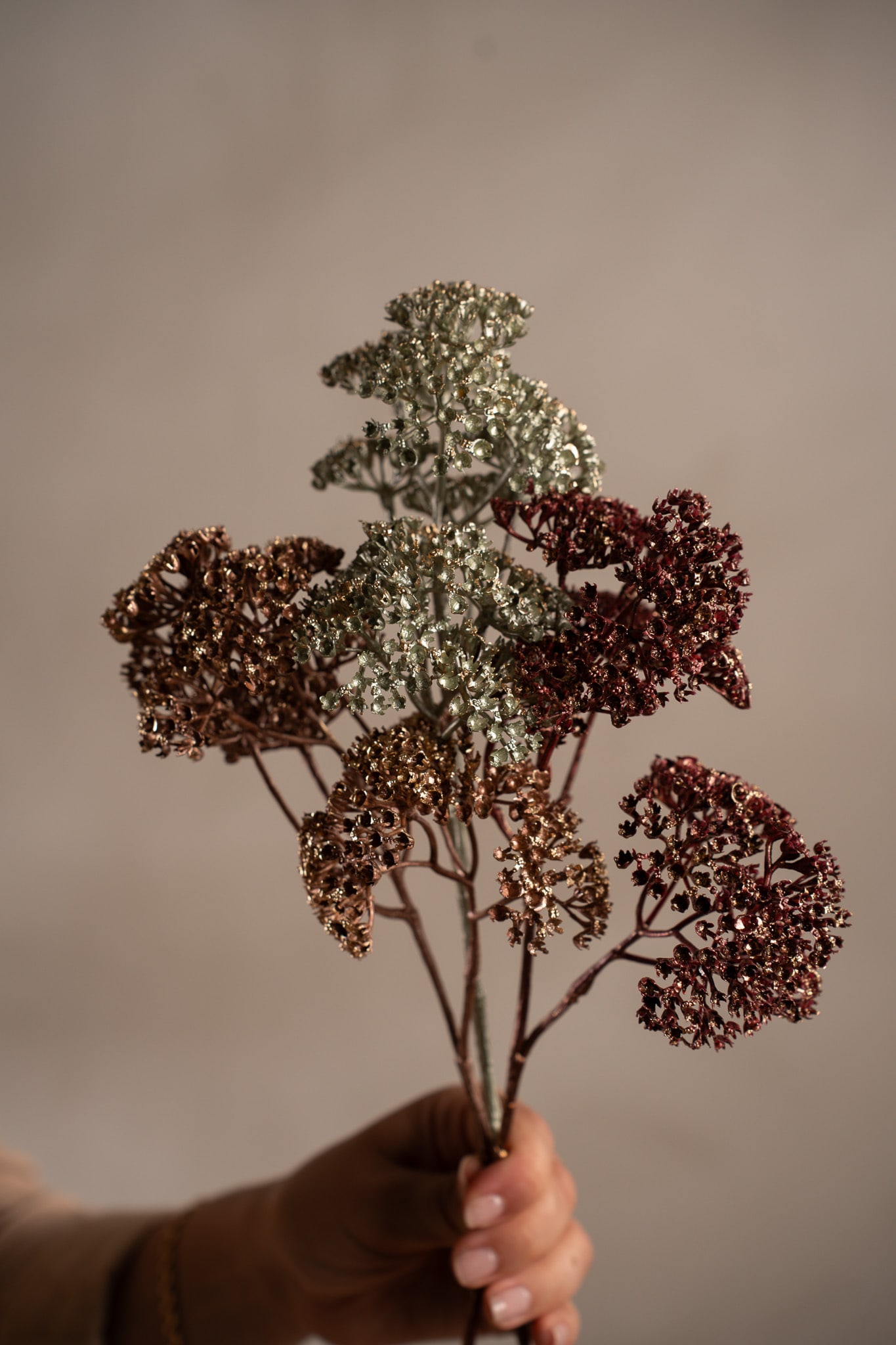 Konstgjord brun Röllika 54cm