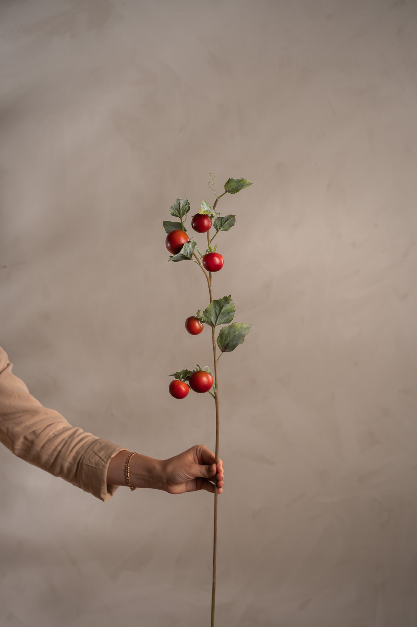 Konstgjord röd Tomatkvist 75cm