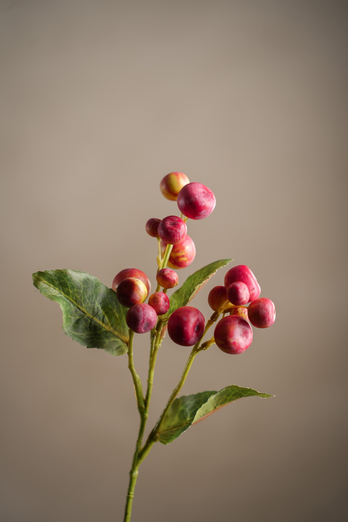 Konstgjord röd Äppelkvist 35cm