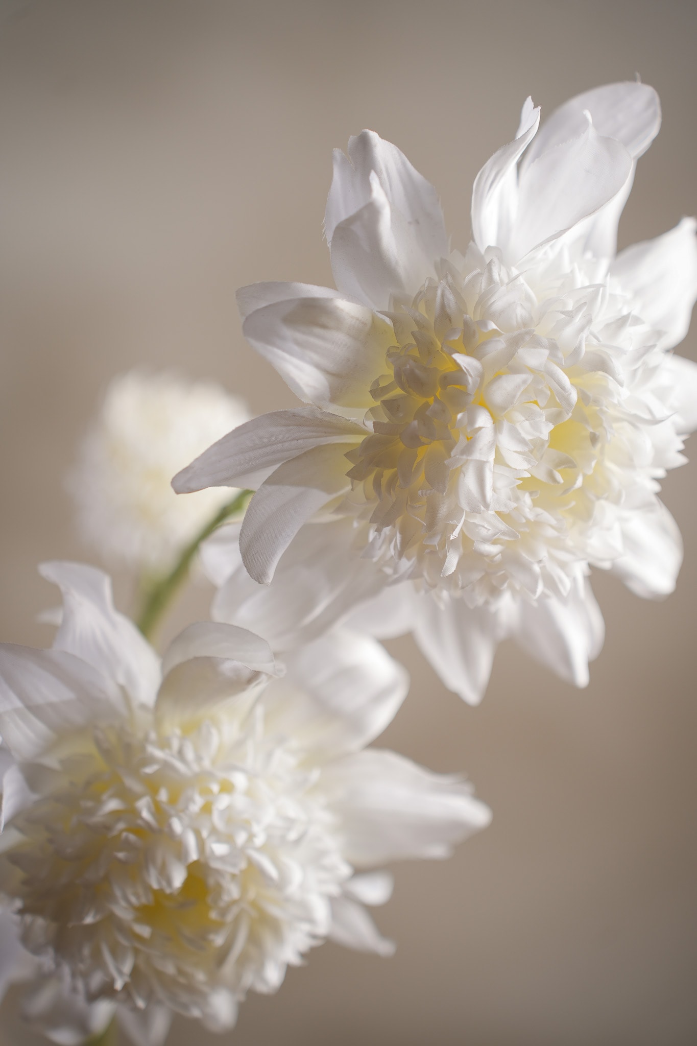 Konstgjord vit Dahlia 95cm